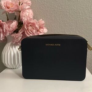 Michael kors leather cross bag